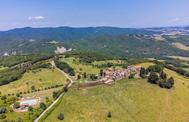 3 bedroom Apartment in Castelnuovo di Val di Cecina with swimming pool and garden - Photo 55