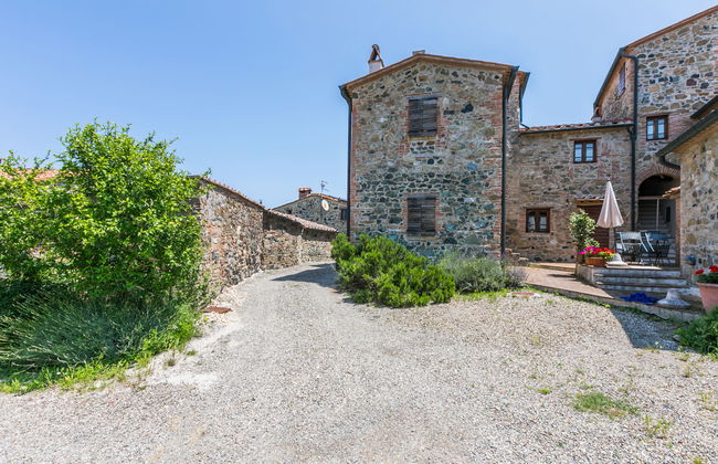 3 bedroom Apartment in Castelnuovo di Val di Cecina with swimming pool and garden - Photo 54
