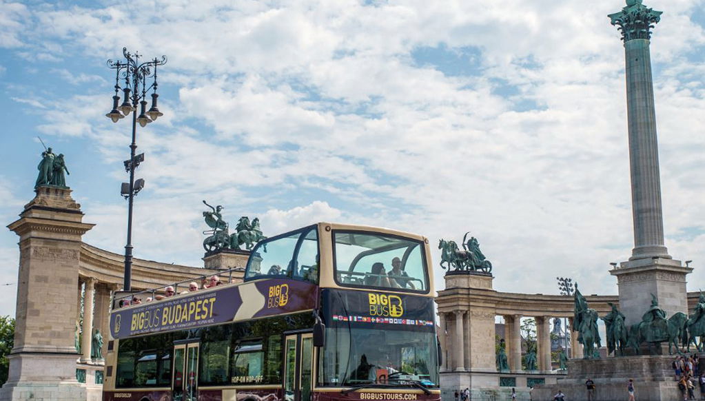 Big Bus Budapest Hop-on Hop-off - Photo 1