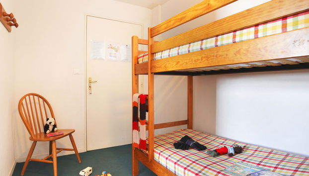 Apartamento de 2 quartos em Germ com piscina e jardim - Foto 4