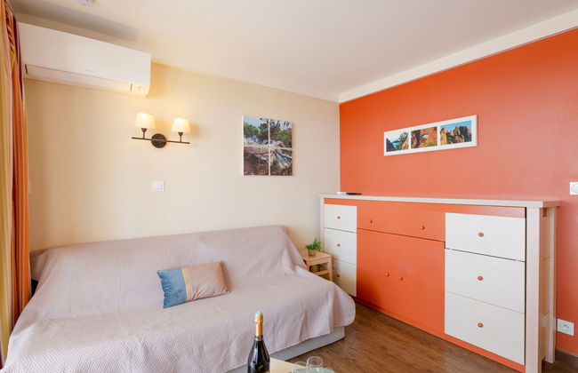 Apartment mit 2 Schlafzimmern in Saint-Raphaël mit schwimmbad und garten - Foto 8