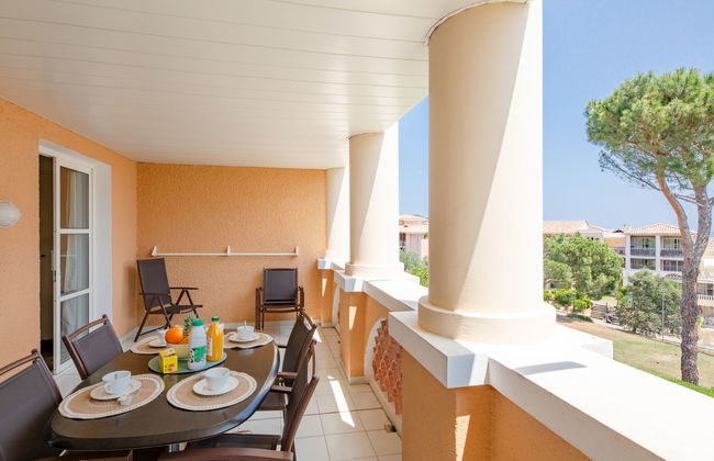 Apartment mit 2 Schlafzimmern in Saint-Raphaël mit schwimmbad und garten - Foto 4
