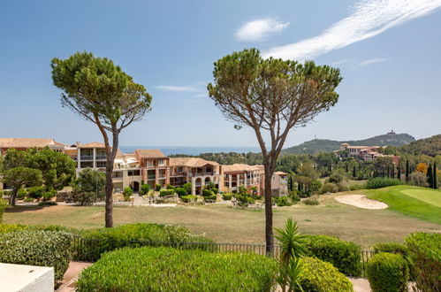 Foto 31 - Appartamento con 2 camere da letto a Saint-Raphaël con piscina e vista mare