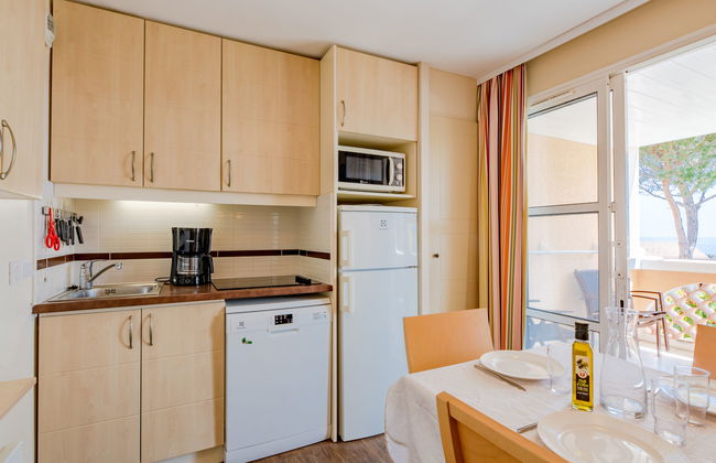 Apartment mit 2 Schlafzimmern in Saint-Raphaël mit schwimmbad und garten - Foto 10
