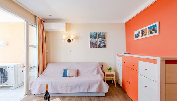 Apartment mit 2 Schlafzimmern in Saint-Raphaël mit schwimmbad und garten - Foto 2