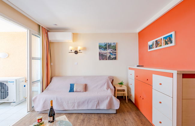 Apartment mit 2 Schlafzimmern in Saint-Raphaël mit schwimmbad und garten - Foto 2