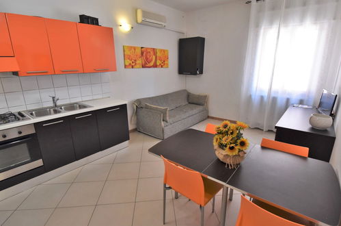 Foto 6 - Apartamento de 1 habitación en Rosolina con jardín