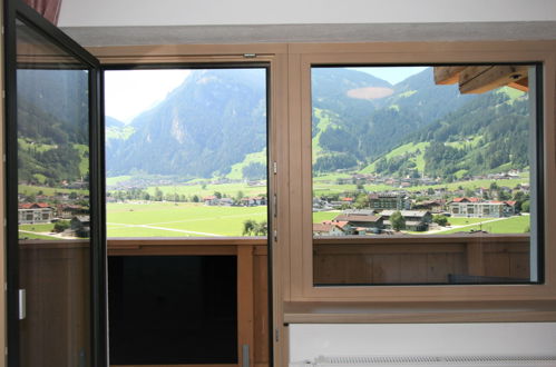 Foto 6 - Appartamento con 3 camere da letto a Ramsau im Zillertal con giardino e terrazza