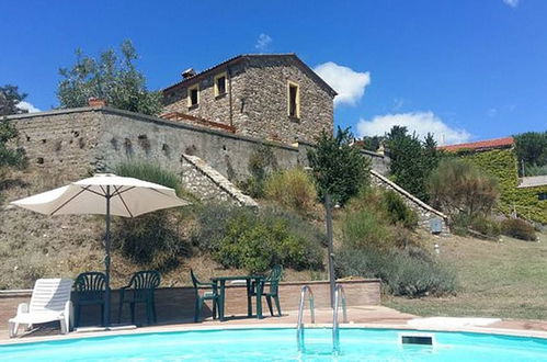 Photo 4 - Amazing Italian Country House With Swimming Pool