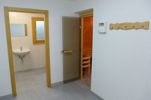 Foto 41 - Apartamento de 2 habitaciones en Crans-Montana con terraza y sauna