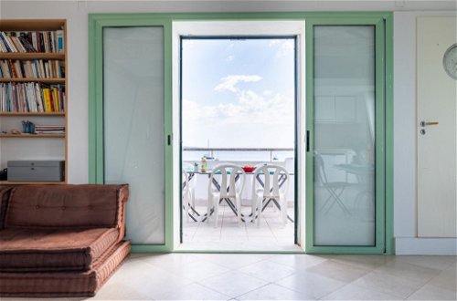 Foto 10 - Appartamento con 3 camere da letto a Cannes con terrazza e vista mare