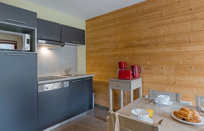 3 bedroom Apartment in Vaujany with swimming pool and terrace - Photo 5