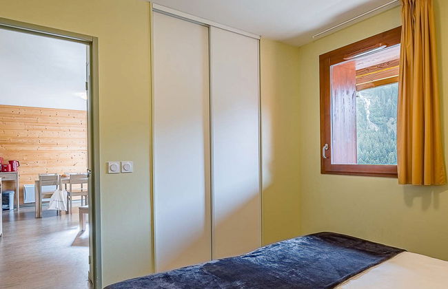 3 bedroom Apartment in Vaujany with swimming pool and terrace - Photo 10