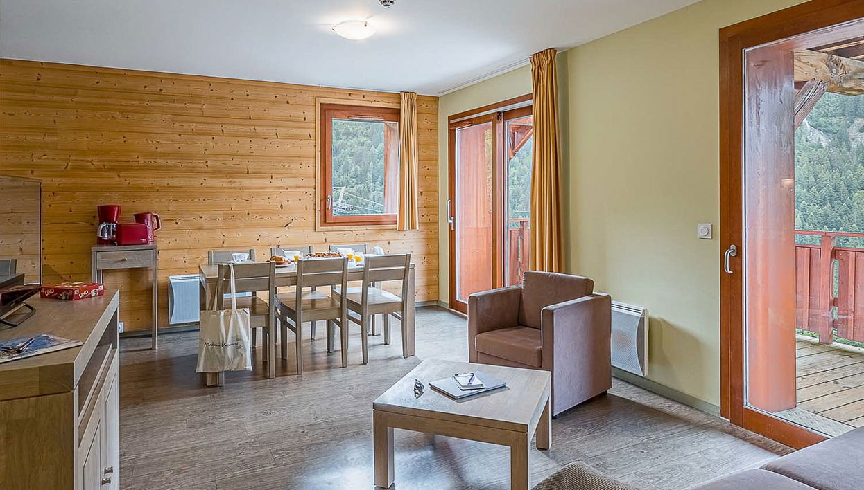Apartment mit 4 Schlafzimmern in Vaujany mit schwimmbad und terrasse - Foto 1
