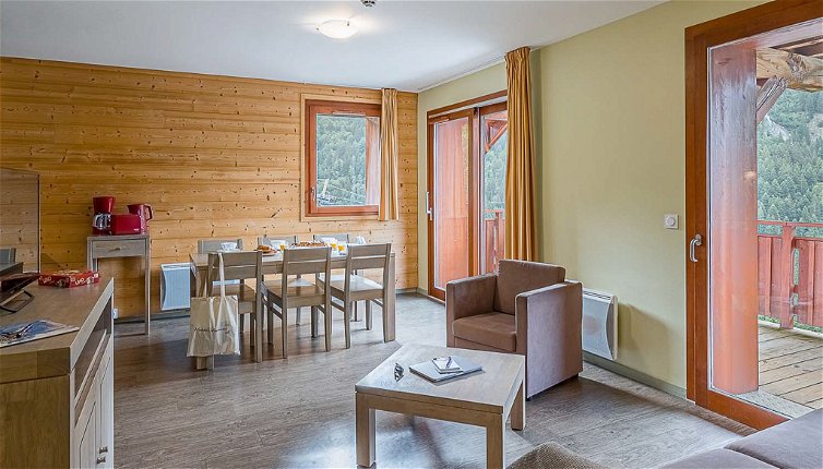 Photo 1 - 3 bedroom Apartment in Vaujany with swimming pool and terrace