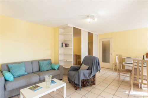 Foto 8 - Appartamento con 1 camera da letto a Fréjus con terrazza e vista mare