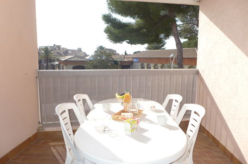 Photo 18 - 1 bedroom Apartment in Fréjus with garden and terrace