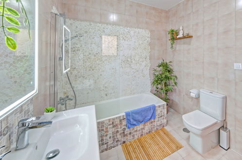 Foto 16 - Casa de 4 quartos em Calp com piscina privada e jardim