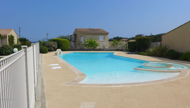 Photo 1 - Appartement de 2 chambres à Fréjus avec piscine et jardin