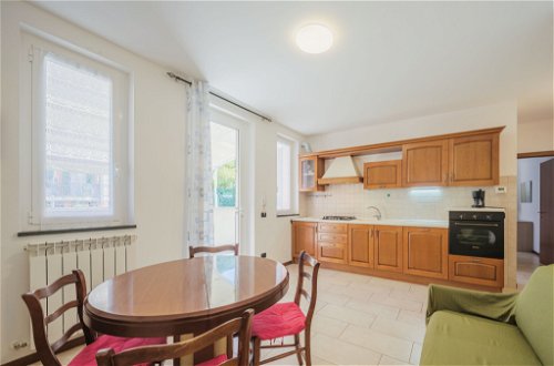 Photo 8 - 2 bedroom Apartment in Sestri Levante with garden and sea view