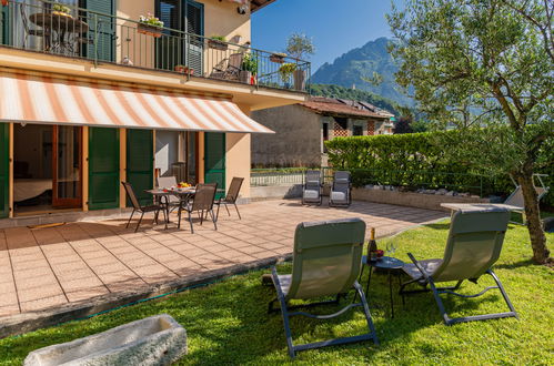 Photo 2 - 2 bedroom Apartment in Porlezza with garden and mountain view