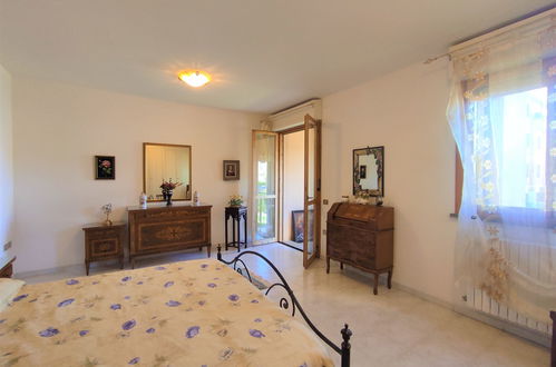 Photo 12 - 1 bedroom Apartment in Follonica with terrace