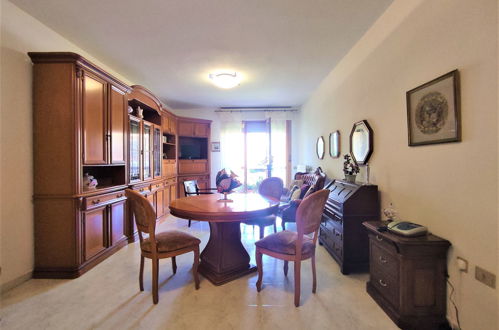 Foto 3 - Apartment mit 1 Schlafzimmer in Follonica mit terrasse und blick aufs meer