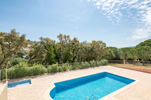 Photo 13 - Appartement de 2 chambres à Sainte-Maxime avec piscine et vues à la mer