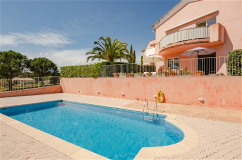 Foto 5 - Apartamento de 2 quartos em Sainte-Maxime com piscina e vistas do mar