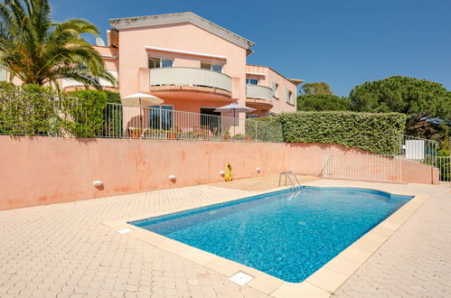 Foto 15 - Apartamento de 2 quartos em Sainte-Maxime com piscina e jardim