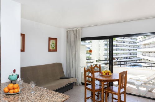 Photo 3 - 1 bedroom Apartment in Salou with swimming pool and garden