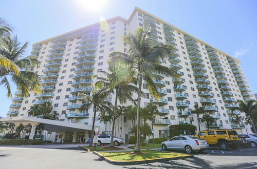 Photo 6 - Ocean Reserve Oceanview Sunny Isles Luxury Condos