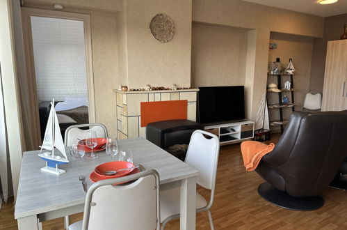 Foto 2 - Apartamento de 1 habitación en Blankenberge con vistas al mar