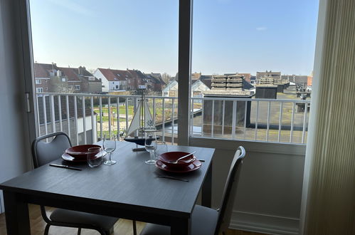 Foto 3 - Apartamento de 1 habitación en Blankenberge con vistas al mar