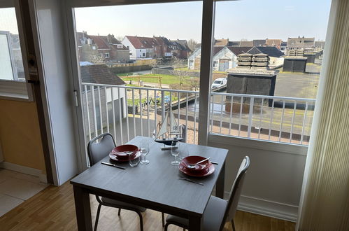 Foto 10 - Apartamento de 1 habitación en Blankenberge con jardín