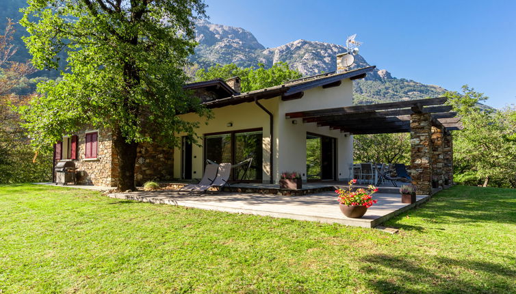 Photo 1 - Maison de 3 chambres à Sorico avec jardin et vues sur la montagne