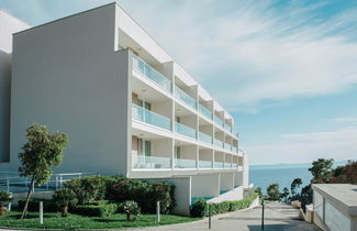 Photo 3 - Romana Beach Apartments