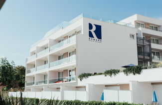 Photo 2 - Romana Beach Apartments