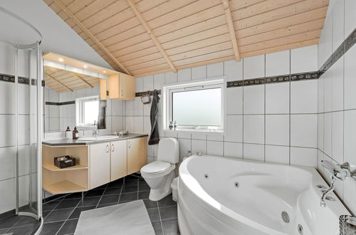 Foto 22 - Haus mit 3 Schlafzimmern in Harboøre mit sauna