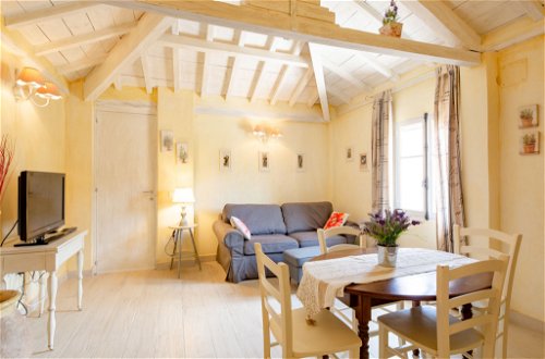 Foto 7 - Apartment mit 1 Schlafzimmer in La Roquette-sur-Siagne mit garten und terrasse