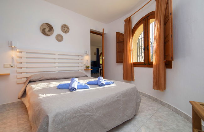 Casa de 4 quartos em Calp com piscina privada e jardim - Foto 5