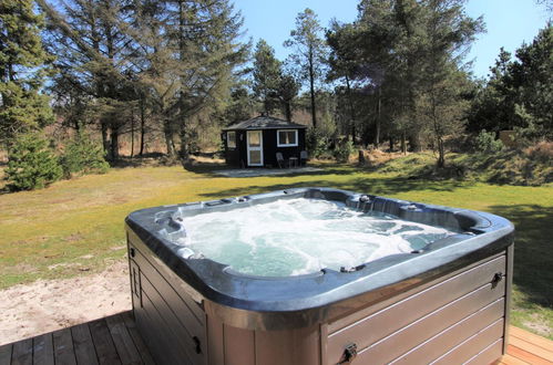 Photo 2 - Maison de 4 chambres à Vejers Strand avec terrasse et bain à remous