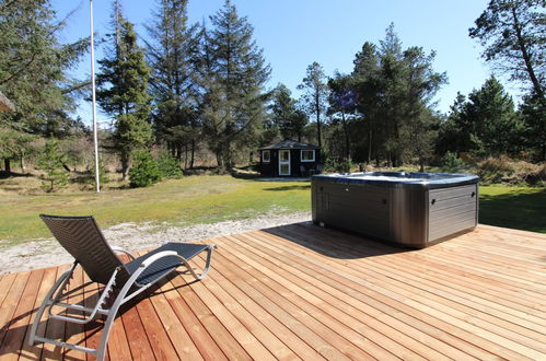 Photo 3 - 4 bedroom House in Vejers Strand with terrace and hot tub