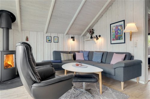 Photo 10 - Maison de 3 chambres à Rindby Strand avec terrasse et bain à remous