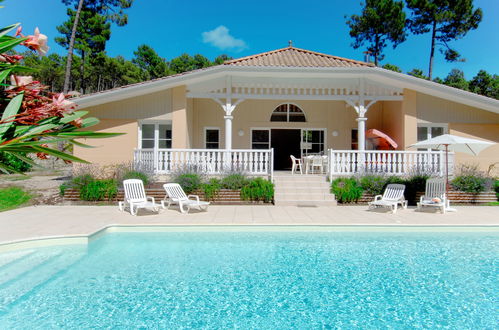 Foto 1 - Casa de 2 quartos em Lacanau com piscina privada e terraço