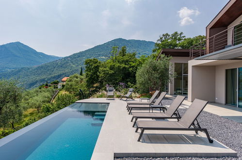 Photo 6 - 5 bedroom House in Riva di Solto with private pool and mountain view