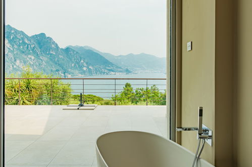 Foto 42 - Casa con 5 camere da letto a Riva di Solto con piscina privata e giardino