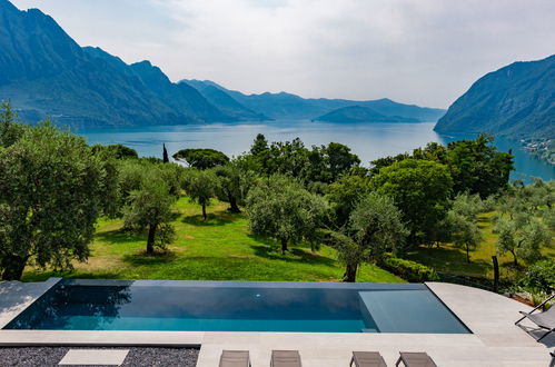 Foto 5 - Casa con 5 camere da letto a Riva di Solto con piscina privata e vista sulle montagne