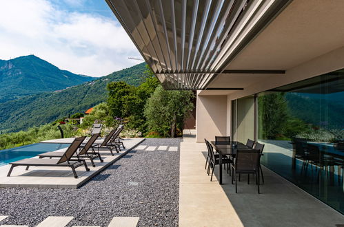 Foto 54 - Casa con 5 camere da letto a Riva di Solto con piscina privata e vista sulle montagne