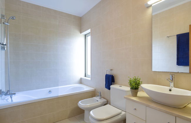 Casa de 6 quartos em Lagoa com piscina privada e jardim - Foto 21